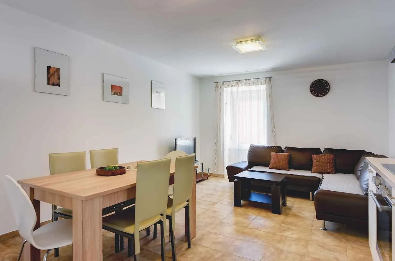 Holiday Home In Pula/Istrien 11083 Veruda