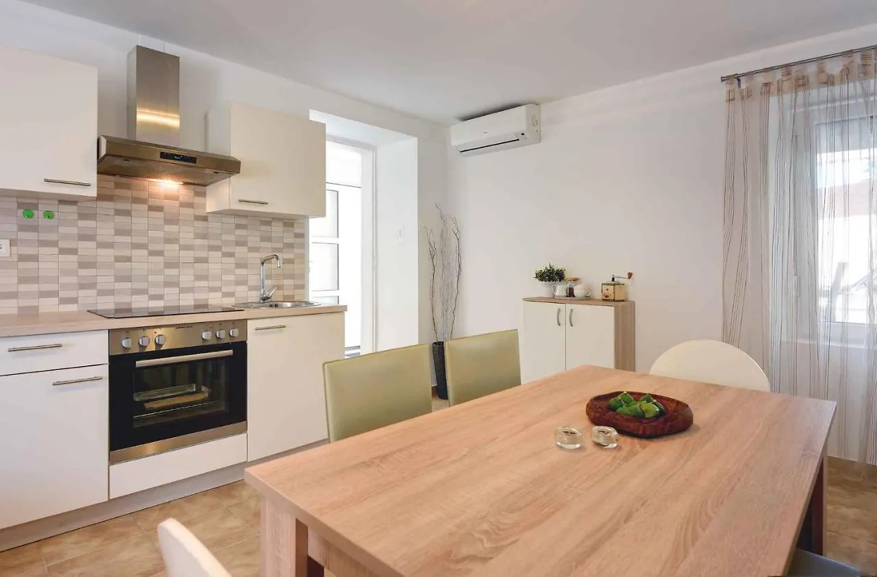 Holiday Home In Pula/Istrien 11083 Veruda